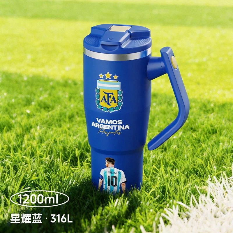 Haers SaintDigo Licensed Argentina National Football Team 1200ml Tumbler with Handle & Straw, 316L Stainless Steel Vacuum Insulated Cold‑Retention Travel Mug, Leakproof Large Capacity Cup for Car Outdoor Sports Fan